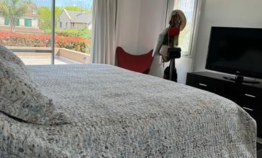 Moderna Casa en venta en  Santa Maria de los Olivos