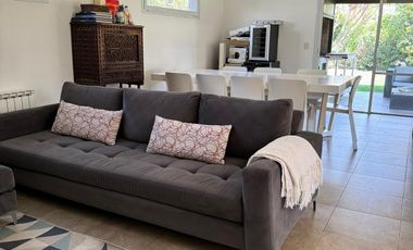 Moderna Casa en venta en  Santa Maria de los Olivos