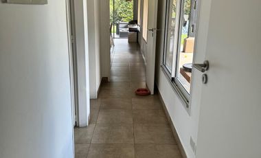 Moderna Casa en venta en  Santa Maria de los Olivos