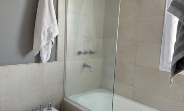 Moderna Casa en venta en  Santa Maria de los Olivos