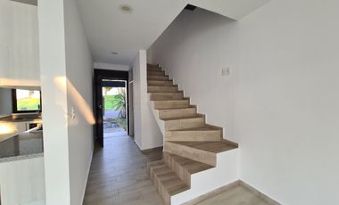 Casa en Venta Lomas de la Rioja / Frente a area verde