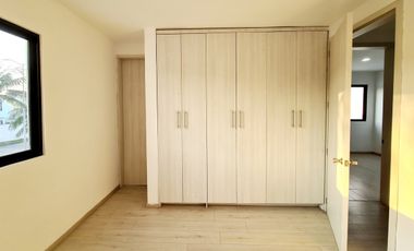 Casa en Venta Lomas de la Rioja / Frente a area verde