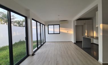 Casa en Venta Lomas de la Rioja / Frente a area verde