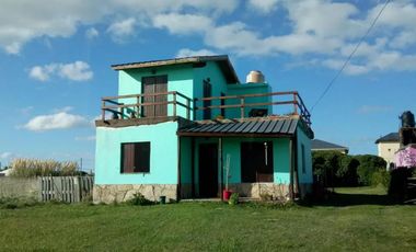 Casa en venta - 2 Dormitorios 2 Baños - Mar de Cobo