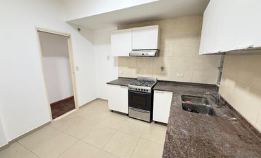 ALQUILER! Departamento de categoría de 2 dormitorios + dependencia en Santa Fe al 700, Barrio Norte