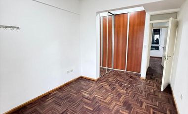 ALQUILER! Departamento de categoría de 2 dormitorios + dependencia en Santa Fe al 700, Barrio Norte