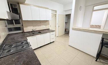 ALQUILER! Departamento de categoría de 2 dormitorios + dependencia en Santa Fe al 700, Barrio Norte