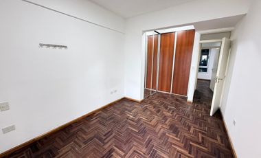 ALQUILER! Departamento de categoría de 2 dormitorios + dependencia en Santa Fe al 700, Barrio Norte