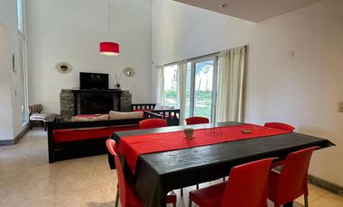 Casa en venta - 2 Dormitorios 2 Baños - Pinamar