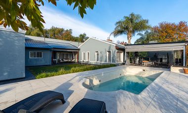 Venta casa de 3 dormitorios en Country Logaritmo.