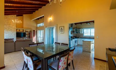 Venta casa de 3 dormitorios en Country Logaritmo.