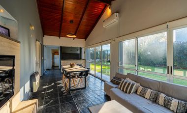 Venta casa de 3 dormitorios en Country Logaritmo.