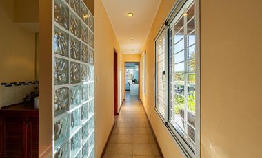 Venta casa de 3 dormitorios en Country Logaritmo.