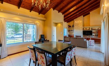 Venta casa de 3 dormitorios en Country Logaritmo.