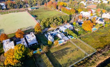 Venta casa de 3 dormitorios en Country Logaritmo.