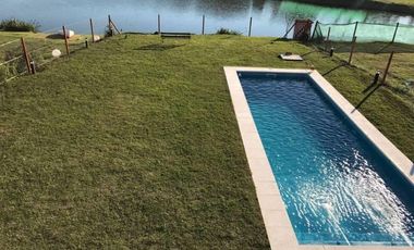 Casa a la laguna en venta en barrio La Comarca, Tigre.