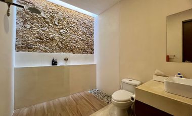 En Venta, Casa en el Centro, en San Sebastián, 2 recámaras, amueblada y equipada