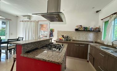 Casa en venta - 3 Dormitorios 2 Baños - Pinamar