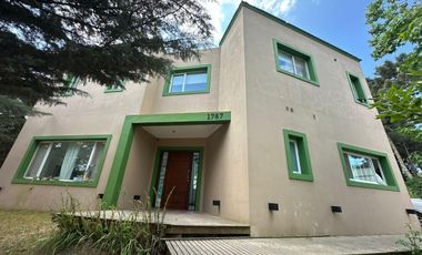 Casa en venta - 3 Dormitorios 2 Baños - Pinamar