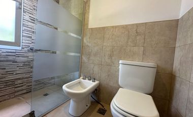 Casa en venta - 3 Dormitorios 2 Baños - Pinamar