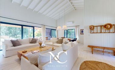 Casa en venta en Costa Esmeralda 5 ambientes