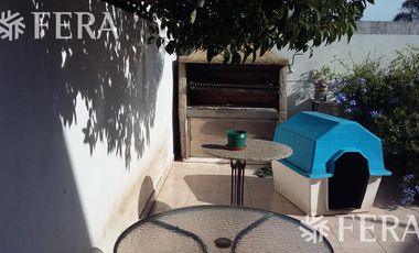 Venta casa chalet 4 ambientes con piscina en Don Bosco