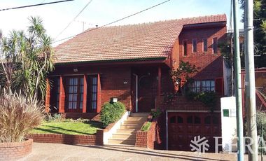 Venta casa chalet 4 ambientes con piscina en Don Bosco