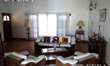 Venta casa chalet 4 ambientes con piscina en Don Bosco