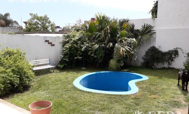 Venta casa chalet 4 ambientes con piscina en Don Bosco