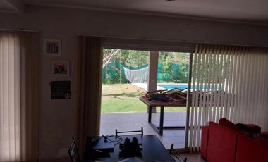 Casa en venta - 3 Dormitorios 3 Baños - Berazategui