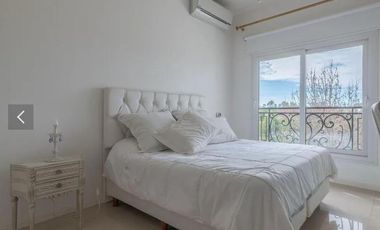 Casa en  alquiler con muebles en barrio Los Castores, Nordelta