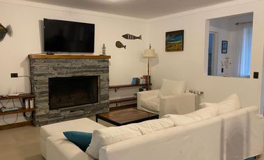 Casa en venta - 5 Dormitorios 4 Baños - Pinamar