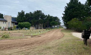 Casa en venta - 5 Dormitorios 4 Baños - Pinamar