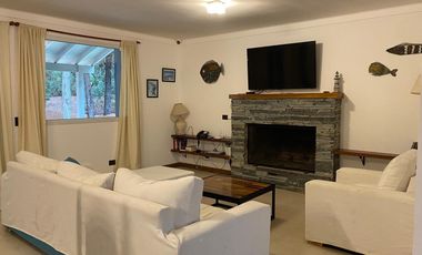 Casa en venta - 5 Dormitorios 4 Baños - Pinamar