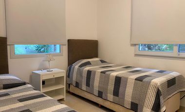 Casa en venta - 5 Dormitorios 4 Baños - Pinamar