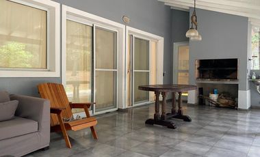 Casa en venta - 5 Dormitorios 4 Baños - Pinamar