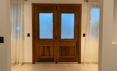 Casa en venta - 5 Dormitorios 4 Baños - Pinamar