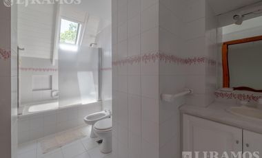 CASA EN SAN ISIDRO CHICO