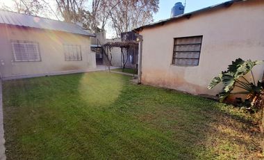 CARAPACHAY - LOTE PROPIO - 4 AMB CON JARDÍN Y GARAJE!