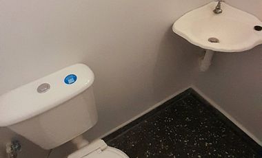 CARAPACHAY - LOTE PROPIO - 4 AMB CON JARDÍN Y GARAJE!