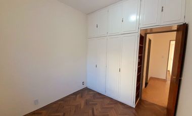 CARAPACHAY - LOTE PROPIO - 4 AMB CON JARDÍN Y GARAJE!