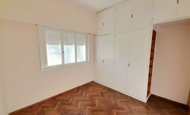 CARAPACHAY - LOTE PROPIO - 4 AMB CON JARDÍN Y GARAJE!