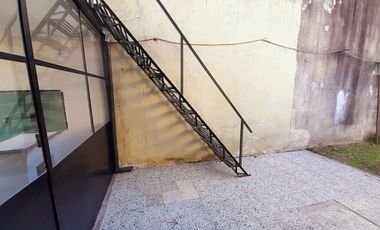 CARAPACHAY - LOTE PROPIO - 4 AMB CON JARDÍN Y GARAJE!