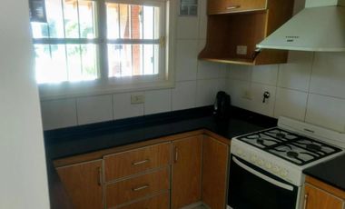 Casa en venta - 5 Dormitorios 4 Baños - City Bell