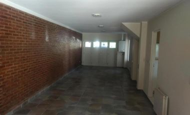 Casa en venta - 5 Dormitorios 4 Baños - City Bell