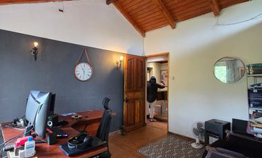 CASA 6 DORM 3 EST EN SAN CARLOS DE APOQUINDO