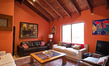 CASA 6 DORM 3 EST EN SAN CARLOS DE APOQUINDO