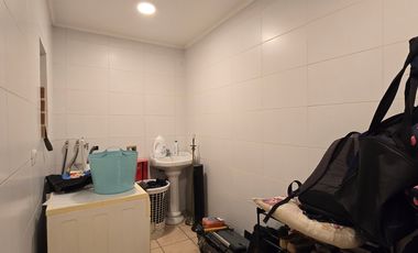 CASA 6 DORM 3 EST EN SAN CARLOS DE APOQUINDO