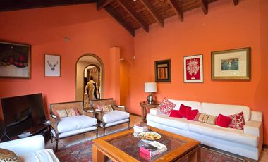 CASA 6 DORM 3 EST EN SAN CARLOS DE APOQUINDO