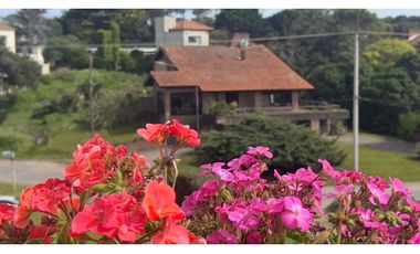 GRAN CHALET EN EL GOLF A 2 CUADRAS DEL MAR